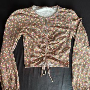 Juniors long sleeve crop top